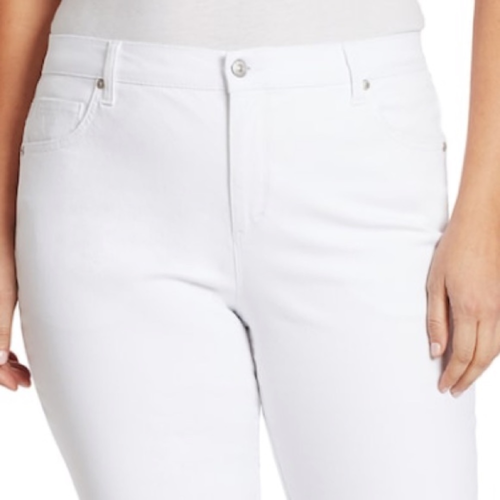Plus Size Gloria Vanderbilt Amanda Twill Capris - Picture 4 of 5
